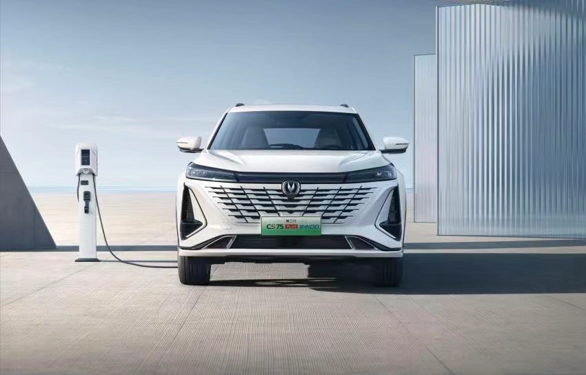 長(zhǎng)安第三代CS75PLUS 智電iDD亮相
